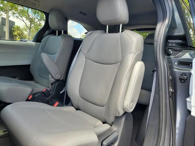 2025 Toyota Sienna XLE