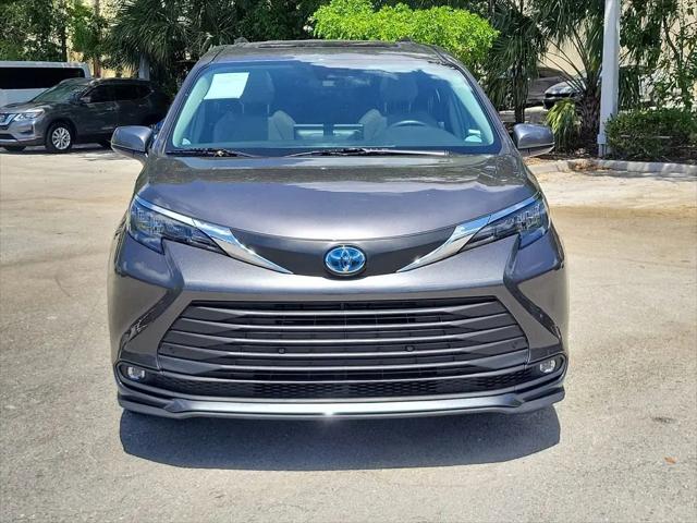 2025 Toyota Sienna XLE