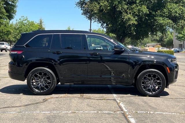 2026 Jeep Grand Cherokee Grand Cherokee Summit 4x4