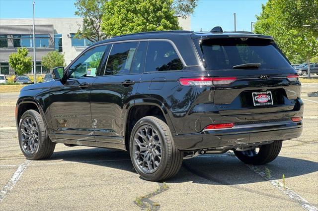 2026 Jeep Grand Cherokee Grand Cherokee Summit 4x4