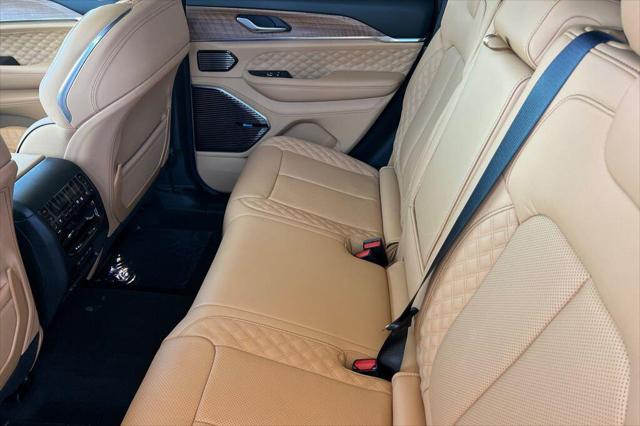 2026 Jeep Grand Cherokee Grand Cherokee Summit 4x4
