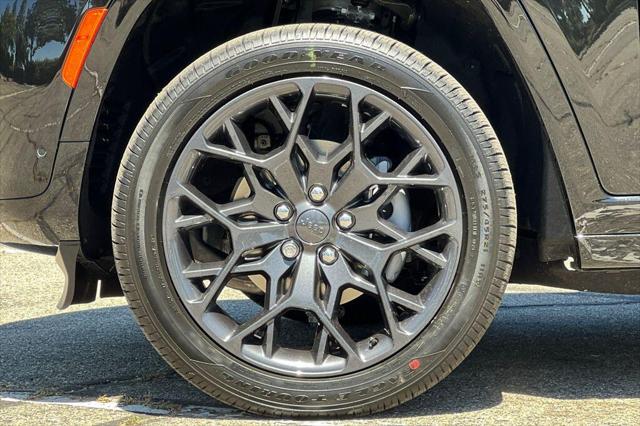 2026 Jeep Grand Cherokee Grand Cherokee Summit 4x4