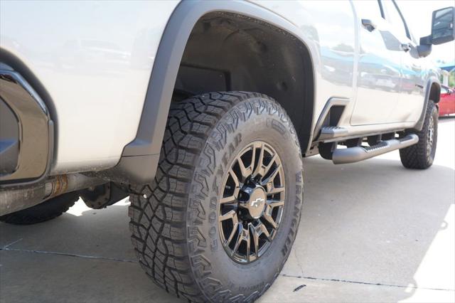 2026 Chevrolet Silverado 2500HD Crew Cab, Standard Bed, XR2, 4WD