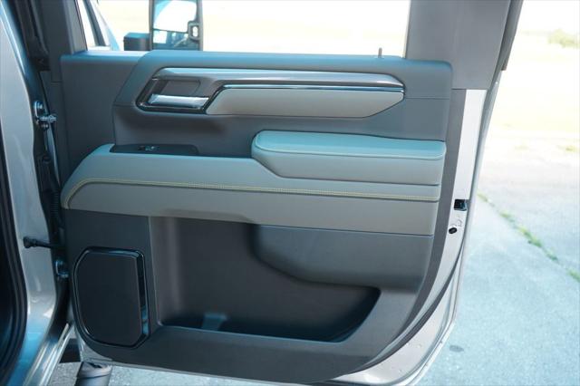 2026 Chevrolet Silverado 2500HD Crew Cab, Standard Bed, XR2, 4WD