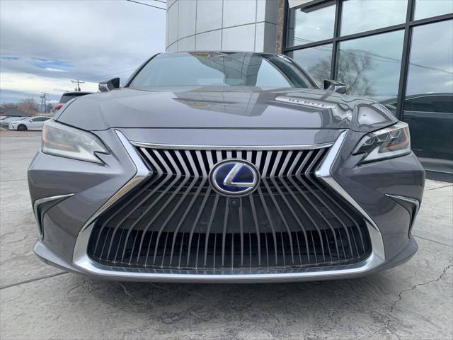 2019 Lexus ES 300h Ultra Luxury
