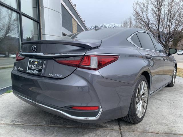 2019 Lexus ES 300h Ultra Luxury