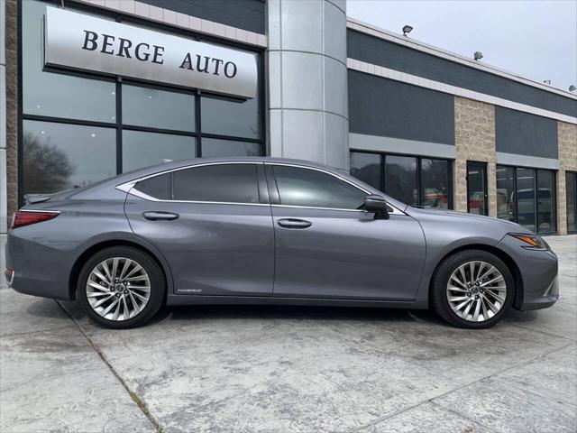 2019 Lexus ES 300h Ultra Luxury