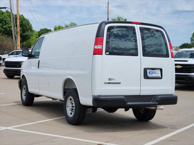 2026 Chevrolet Express Cargo Van 2500 Regular Wheelbase, WT, RWD