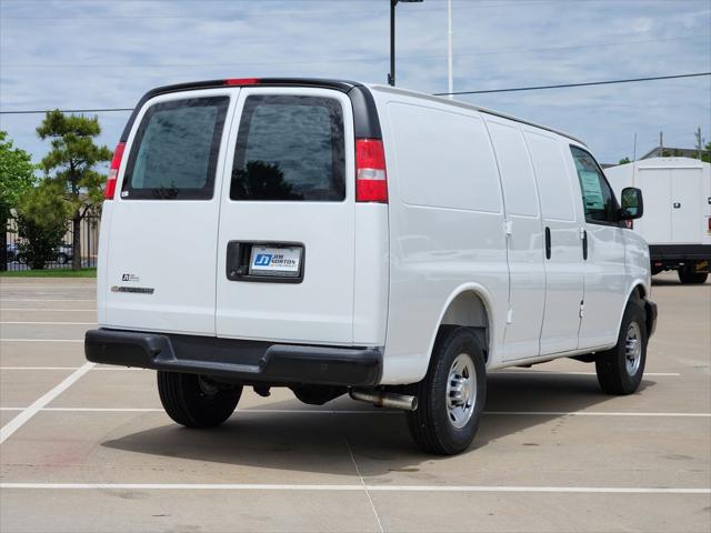 2026 Chevrolet Express Cargo Van 2500 Regular Wheelbase, WT, RWD