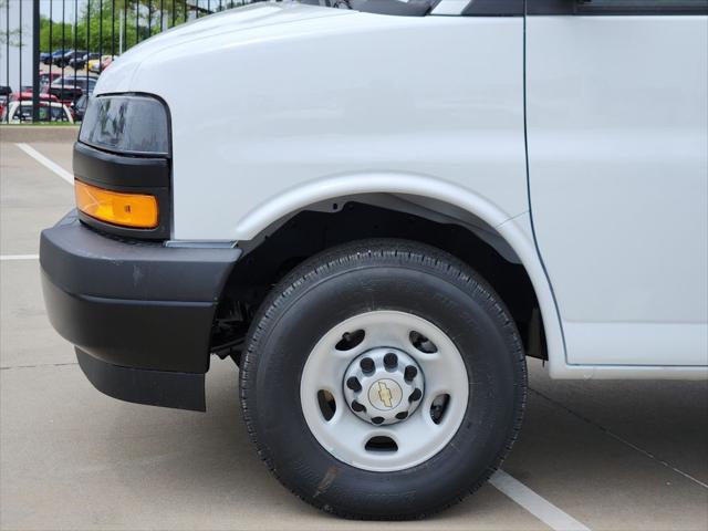 2026 Chevrolet Express Cargo Van 2500 Regular Wheelbase, WT, RWD
