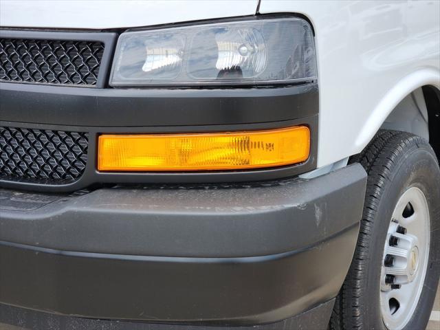 2026 Chevrolet Express Cargo Van 2500 Regular Wheelbase, WT, RWD