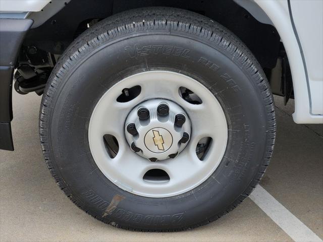 2026 Chevrolet Express Cargo Van 2500 Regular Wheelbase, WT, RWD