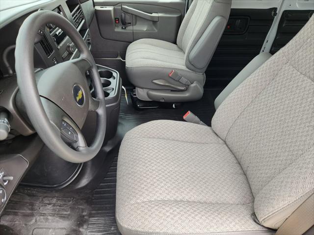2026 Chevrolet Express Cargo Van 2500 Regular Wheelbase, WT, RWD