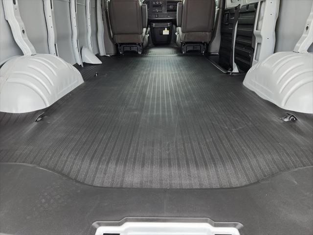 2026 Chevrolet Express Cargo Van 2500 Regular Wheelbase, WT, RWD