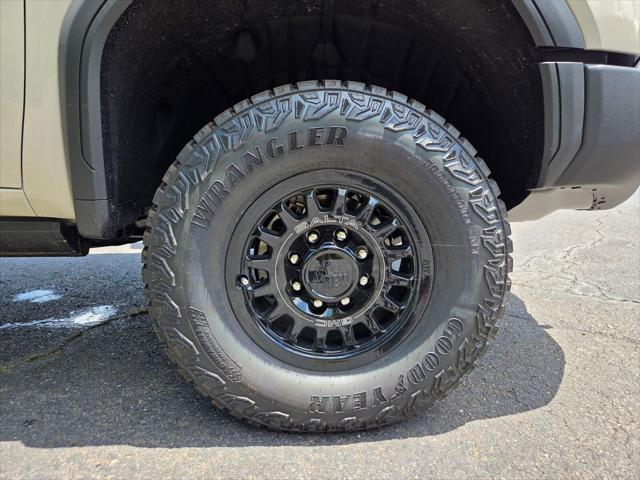 2026 GMC Sierra 2500HD Crew Cab, Standard Bed, AT4X, 4WD