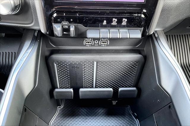 New 2026 Diamond Black Crystal Pearl-Coat Exterior Paint RAM LARAMIE image 16