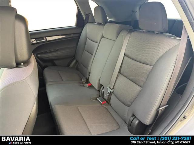 2012 Kia Sorento LX