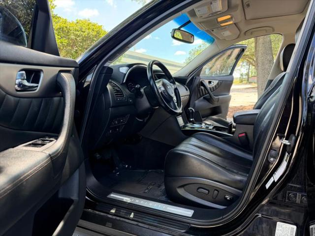 2017 INFINITI QX70 3.7