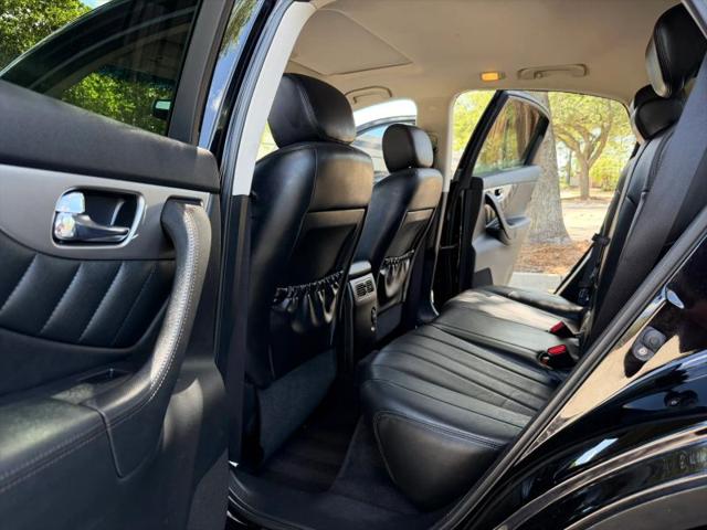 2017 INFINITI QX70 3.7