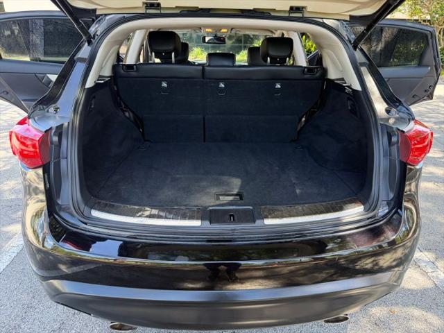 2017 INFINITI QX70 3.7