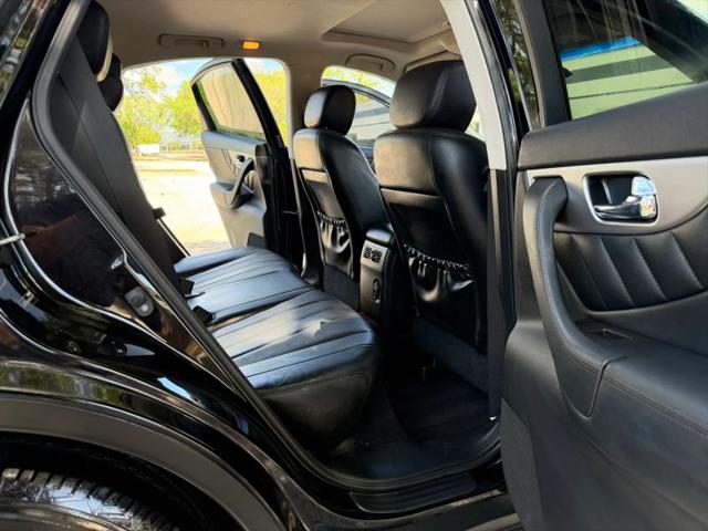 2017 INFINITI QX70 3.7