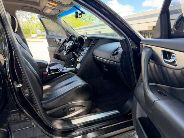 2017 INFINITI QX70 3.7