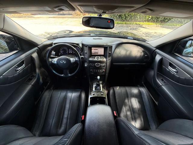 2017 INFINITI QX70 3.7