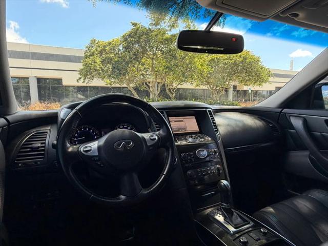 2017 INFINITI QX70 3.7