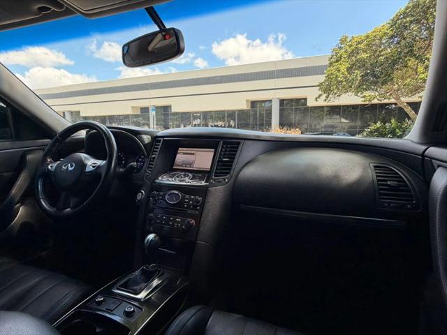 2017 INFINITI QX70 3.7