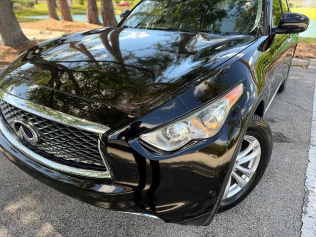 2017 INFINITI QX70 3.7