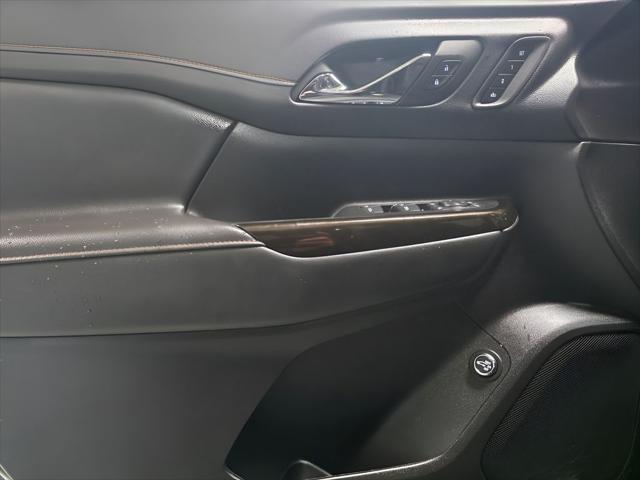 2023 GMC Acadia AWD AT4