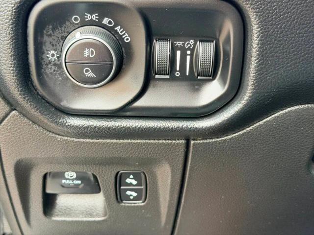 2019 Ram 1500 Big Horn/Lone Star Crew Cab 4x4 57 Box