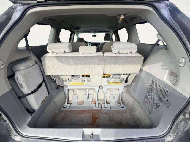 2013 Toyota Sienna LE V6 8 Passenger
