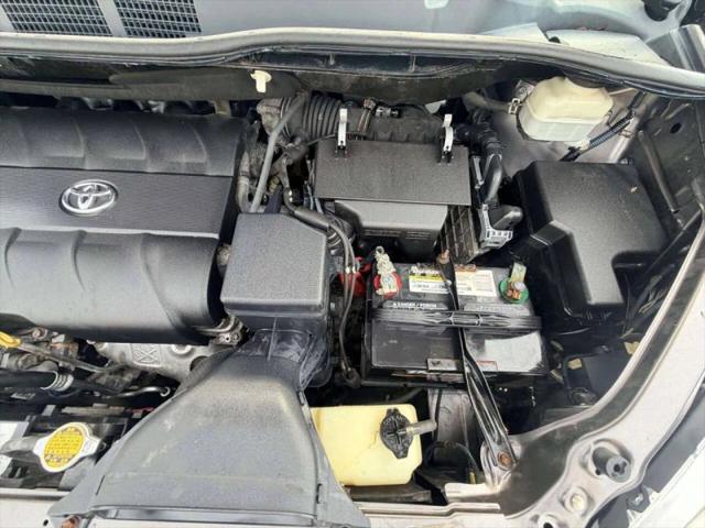 2013 Toyota Sienna LE V6 8 Passenger