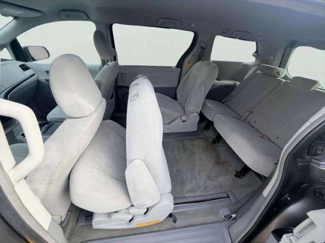 2013 Toyota Sienna LE V6 8 Passenger