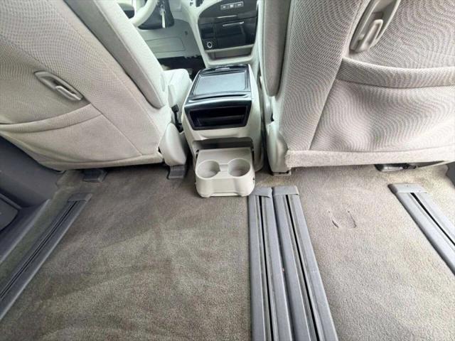 2013 Toyota Sienna LE V6 8 Passenger