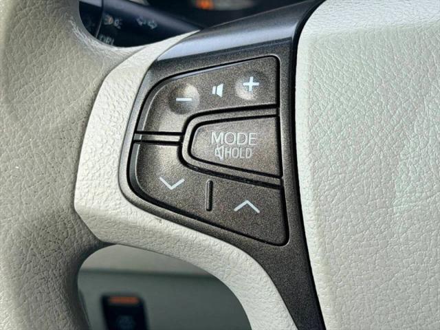 2013 Toyota Sienna LE V6 8 Passenger