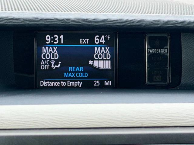 2013 Toyota Sienna LE V6 8 Passenger