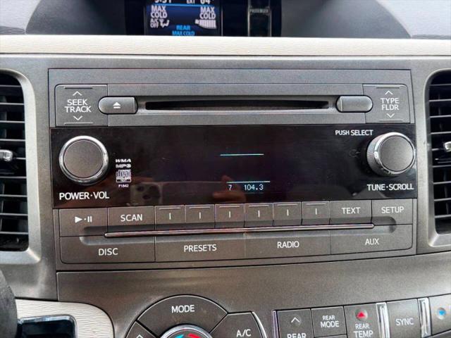 2013 Toyota Sienna LE V6 8 Passenger