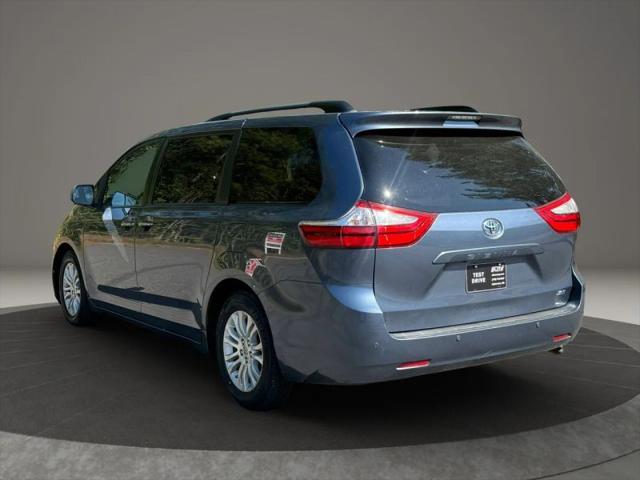 2016 Toyota Sienna XLE 8 Passenger