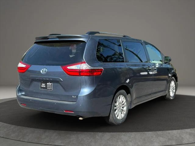 2016 Toyota Sienna XLE 8 Passenger