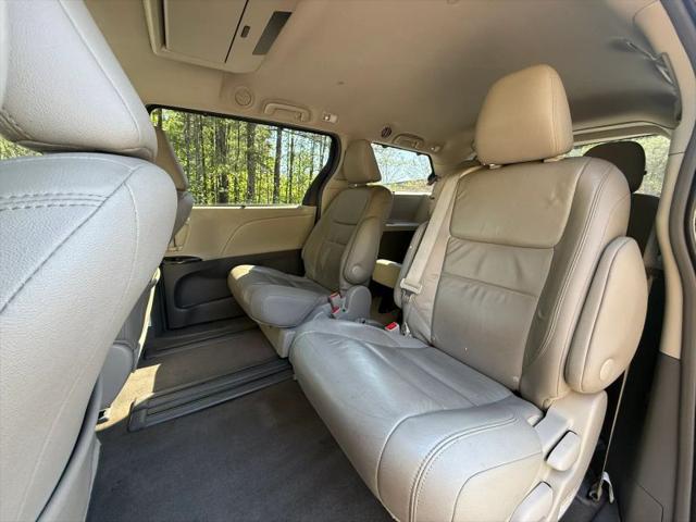 2016 Toyota Sienna XLE 8 Passenger