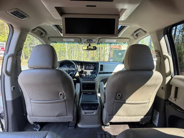 2016 Toyota Sienna XLE 8 Passenger