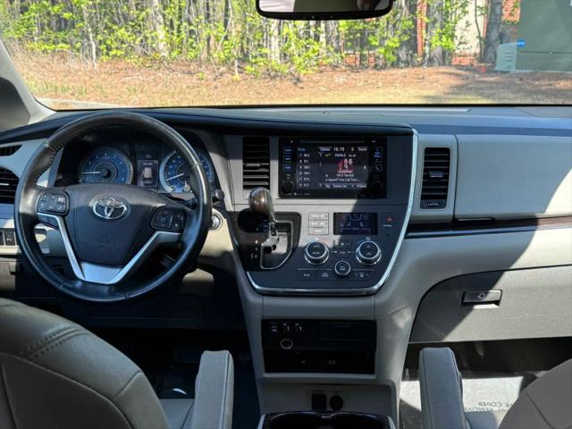 2016 Toyota Sienna XLE 8 Passenger
