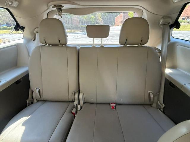 2016 Toyota Sienna XLE 8 Passenger