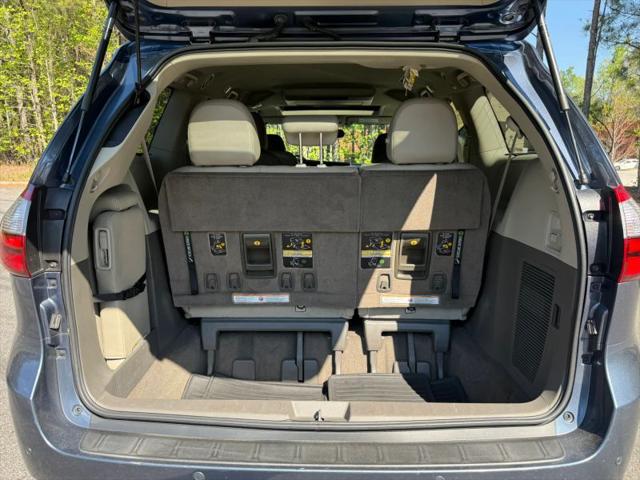 2016 Toyota Sienna XLE 8 Passenger