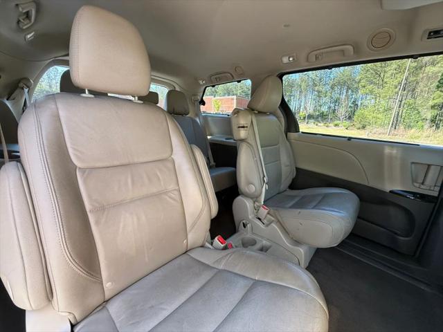 2016 Toyota Sienna XLE 8 Passenger