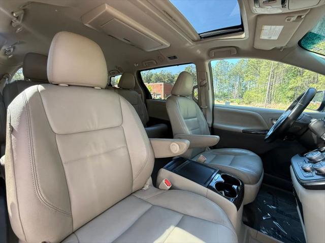 2016 Toyota Sienna XLE 8 Passenger