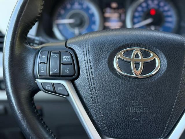 2016 Toyota Sienna XLE 8 Passenger