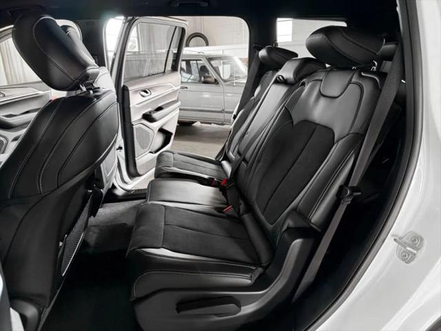 2026 Jeep Grand Cherokee L Altitude 4x4